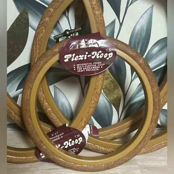 Michaels Flexi-Hoop Embroidery Hoops - Set of 4 - Picture 5 of 9